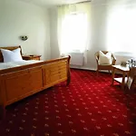 Guest house Gaststaette Waldhof 4*